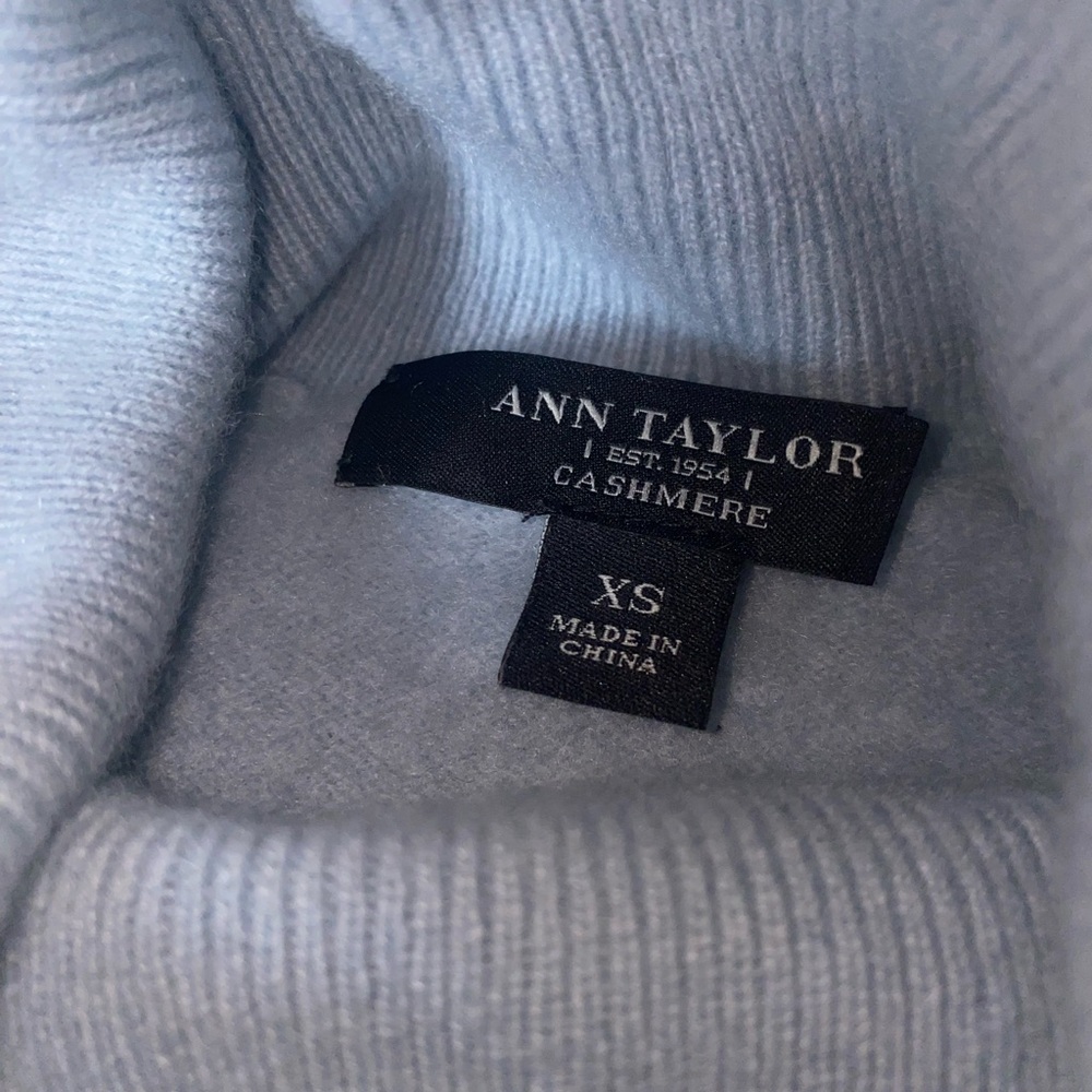 Ann Taylor Women's Cashmere Sweater - Light Gray Blue